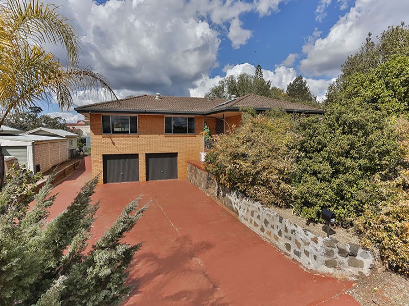 948 Ruthven Street, Kearneys Spring QLD 4350