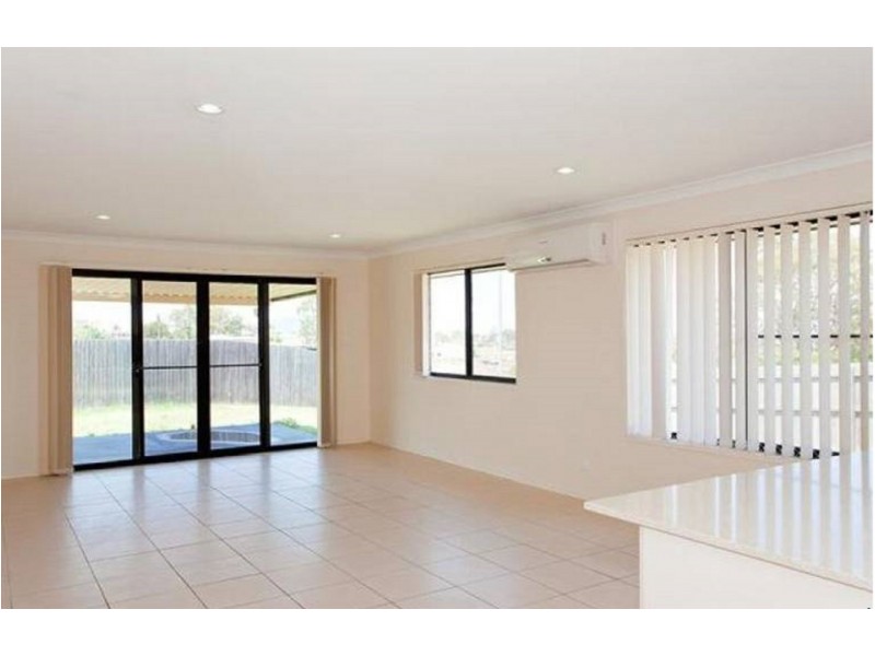 2 Moorina Drive, Harristown QLD 4350