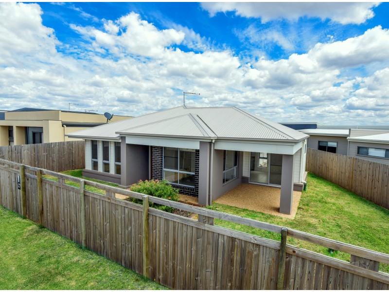 5 Farrer Street, Cranley QLD 4350