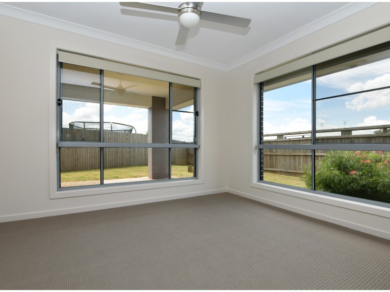 5 Farrer Street, Cranley QLD 4350