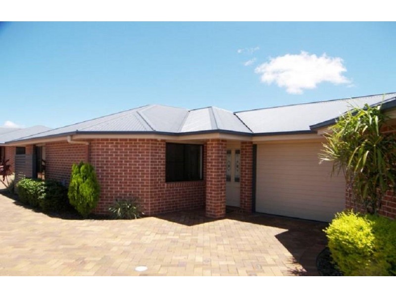 2/87 Kearney Street, Kearneys Spring QLD 4350