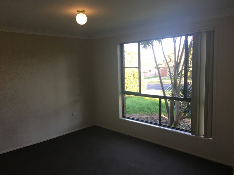 33 Riethmuller Street, Kearneys Spring QLD 4350