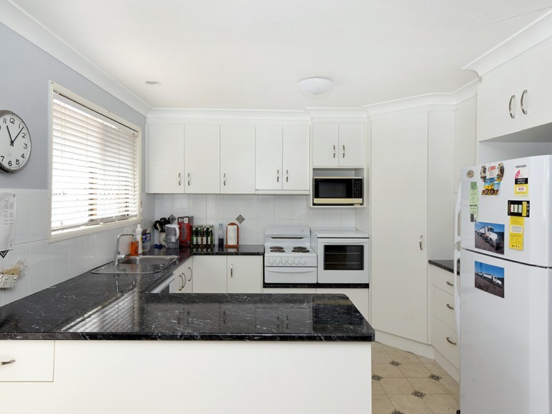 8 Taylor Street, Oakey QLD 4401