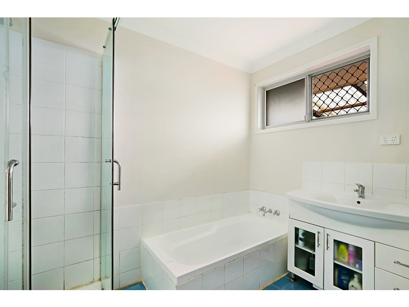 3 Berghofer Street, Rockville QLD 4350