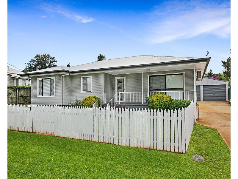 1 Empress Street, Centenary Heights QLD 4350