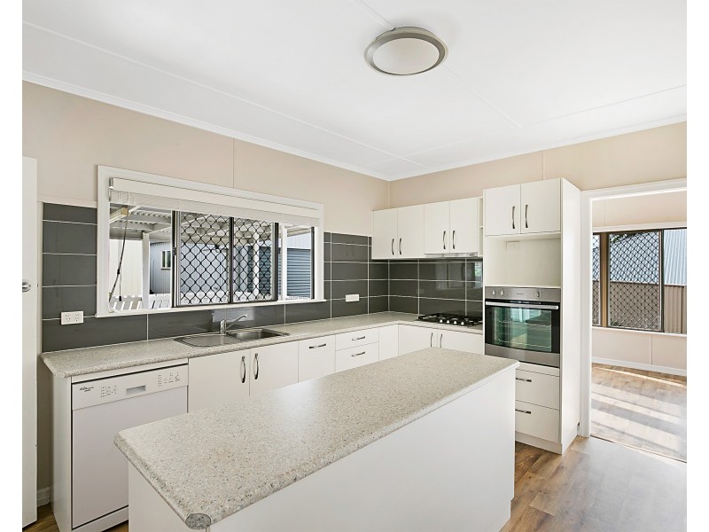 1 Empress Street, Centenary Heights QLD 4350