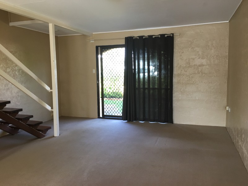 1/203  Campbell Street, Newtown QLD 4350