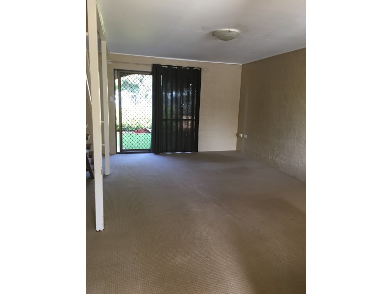 1/203  Campbell Street, Newtown QLD 4350