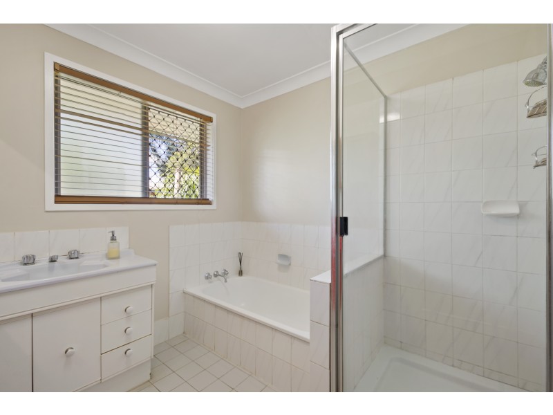 606 Greenwattle Street, Newtown QLD 4350