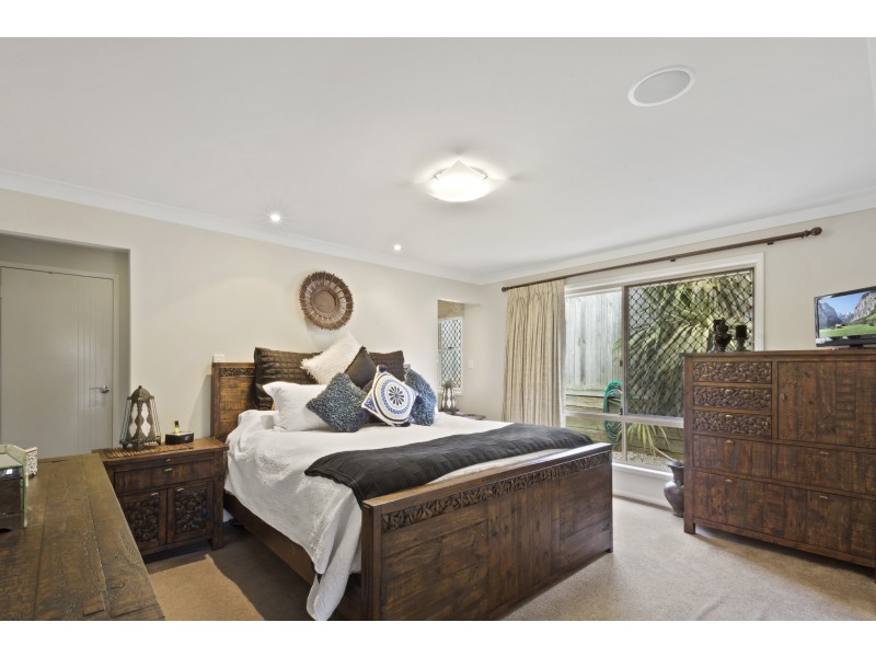 92 Spring Street, Middle Ridge QLD 4350
