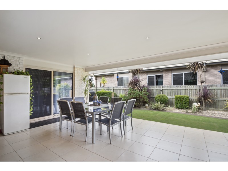 92 Spring Street, Middle Ridge QLD 4350