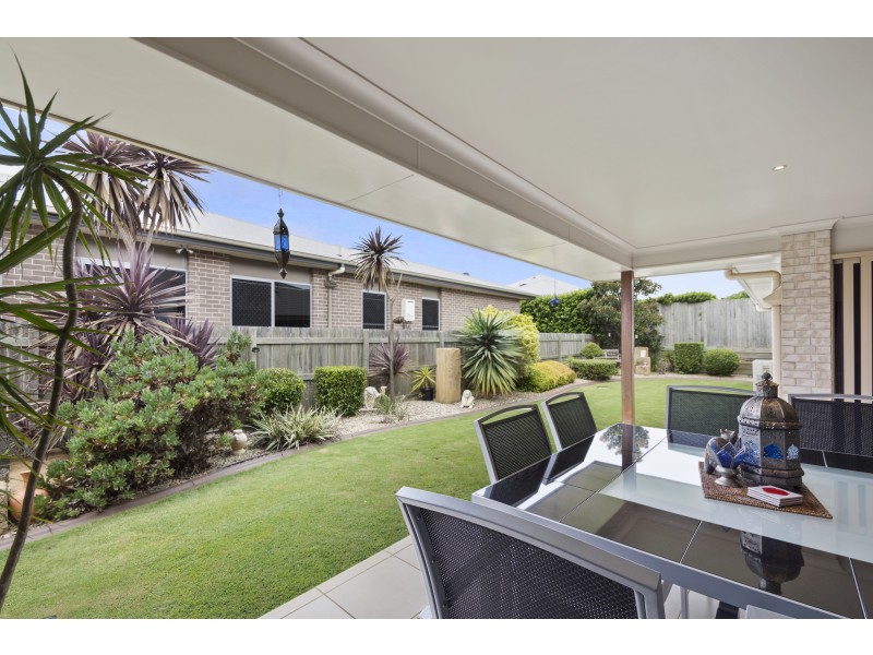 92 Spring Street, Middle Ridge QLD 4350