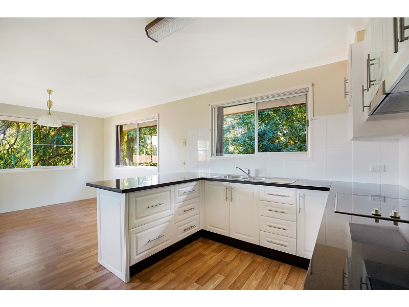 2 Steinmuller Court, Mount Lofty QLD 4350