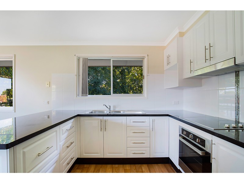 2 Steinmuller Court, Mount Lofty QLD 4350