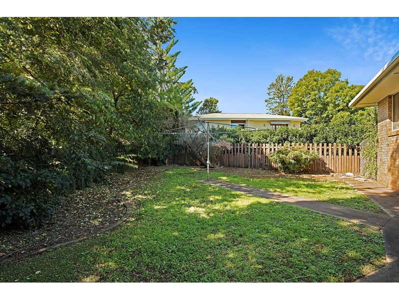2 Steinmuller Court, Mount Lofty QLD 4350