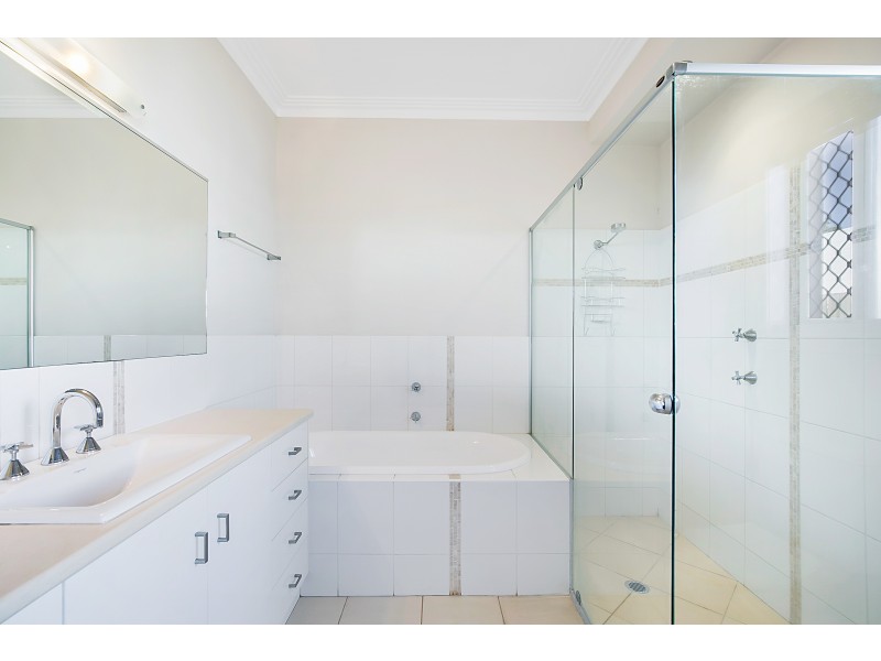 2/200 Ramsay Street, Centenary Heights QLD 4350