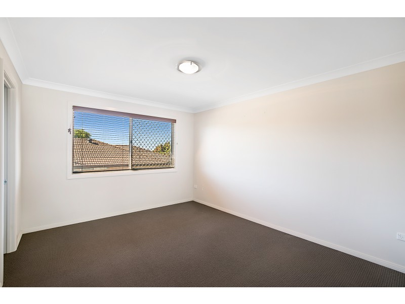 2/200 Ramsay Street, Centenary Heights QLD 4350