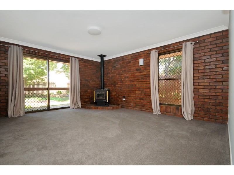 1 Lupin Court, Centenary Heights QLD 4350