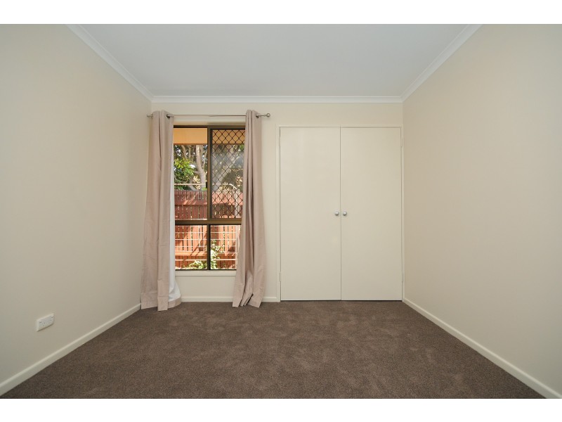 1 Lupin Court, Centenary Heights QLD 4350