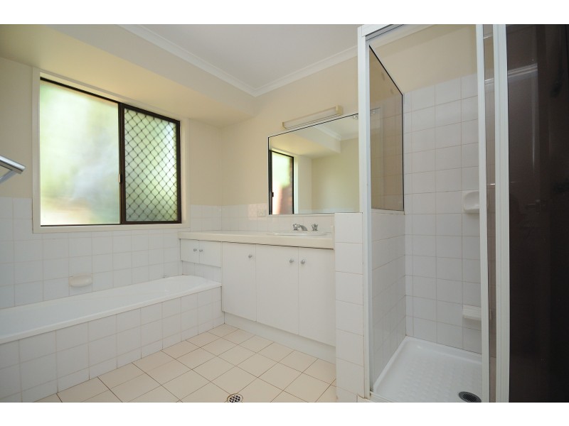 1 Lupin Court, Centenary Heights QLD 4350