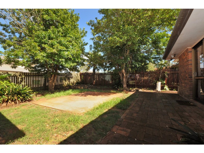 1 Lupin Court, Centenary Heights QLD 4350