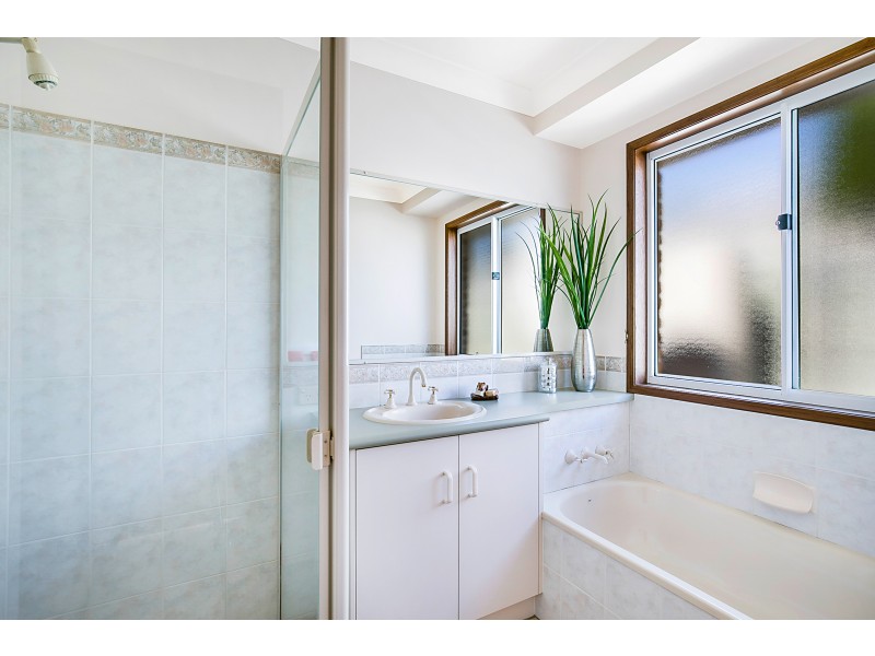 71 Bouganvillea Drive, Middle Ridge QLD 4350