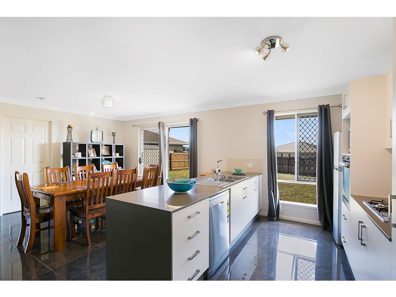 9 Esmeralda Street, Cambooya QLD 4358