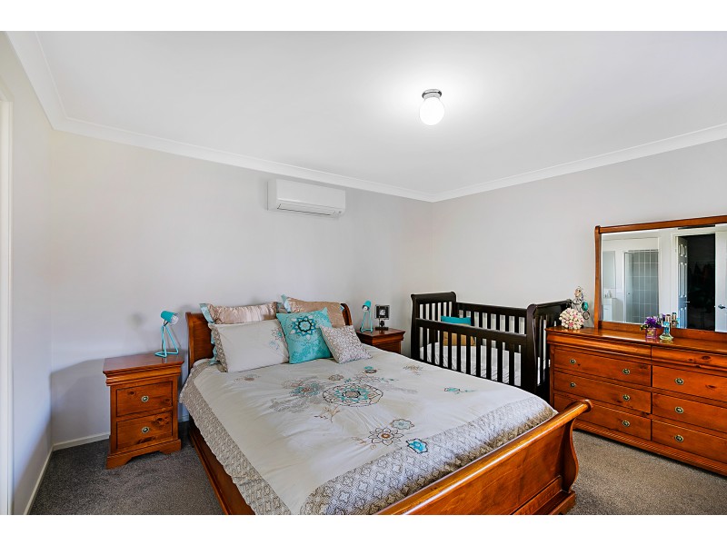 9 Esmeralda Street, Cambooya QLD 4358