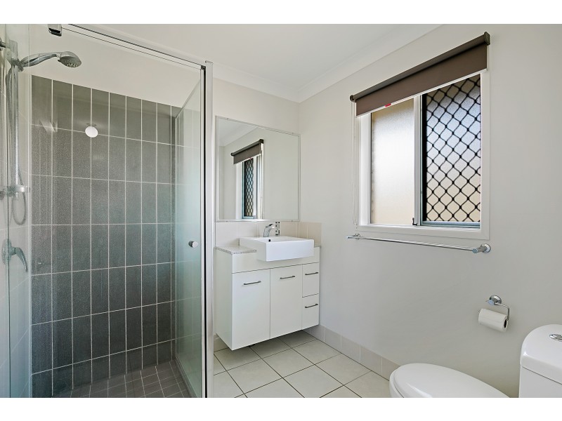 9 Esmeralda Street, Cambooya QLD 4358