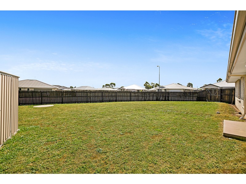 9 Esmeralda Street, Cambooya QLD 4358