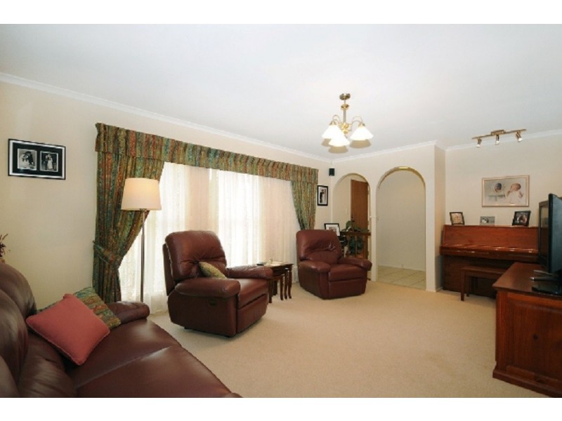 3 Carnation Court, Middle Ridge QLD 4350