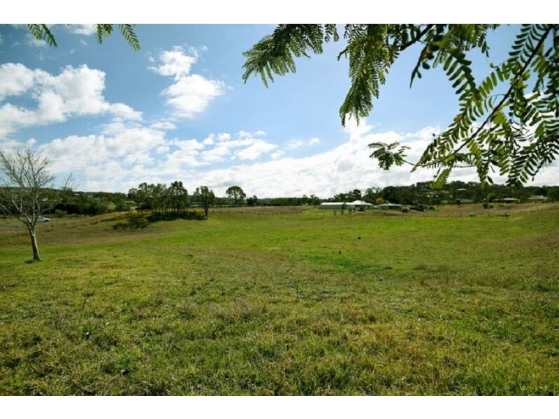 12 Andrews Court, Hodgson Vale QLD 4352