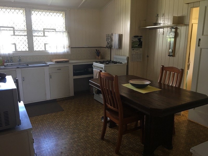 212 Campbell Street, Newtown QLD 4350