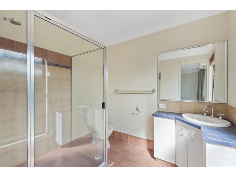13  Olympus Court, Middle Ridge QLD 4350