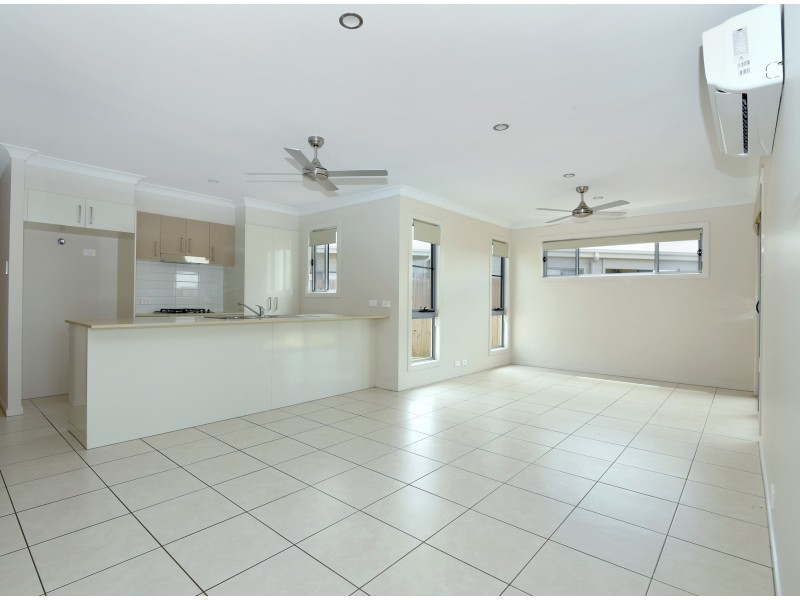 5 Farrer Street, Cranley QLD 4350