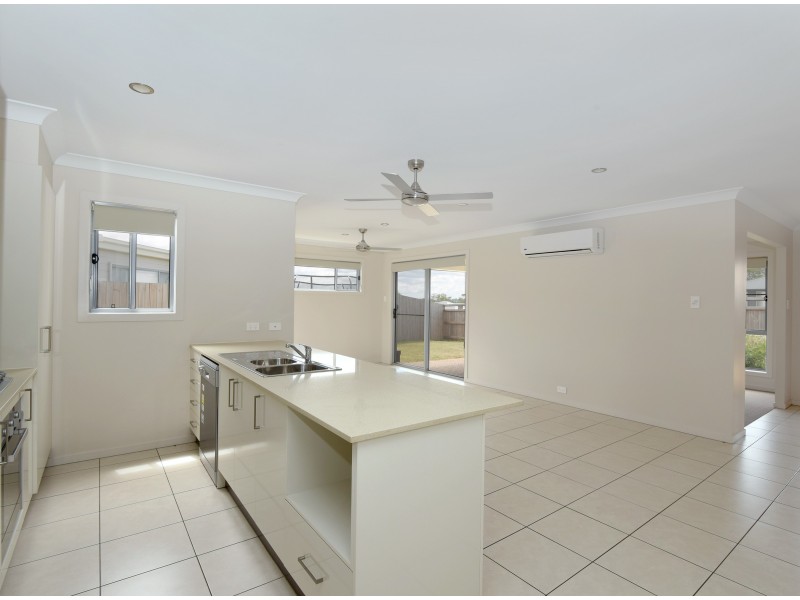 5 Farrer Street, Cranley QLD 4350