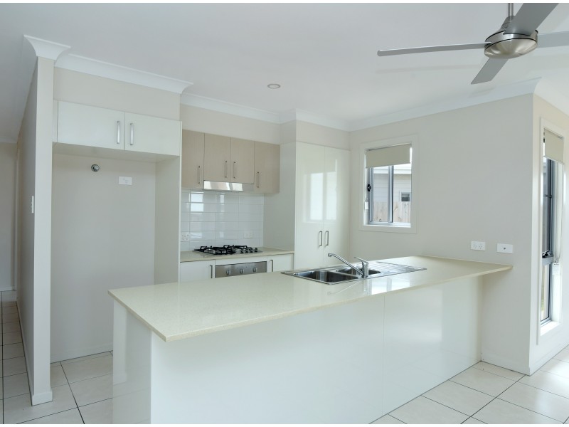 5 Farrer Street, Cranley QLD 4350