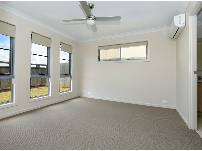 5 Farrer Street, Cranley QLD 4350