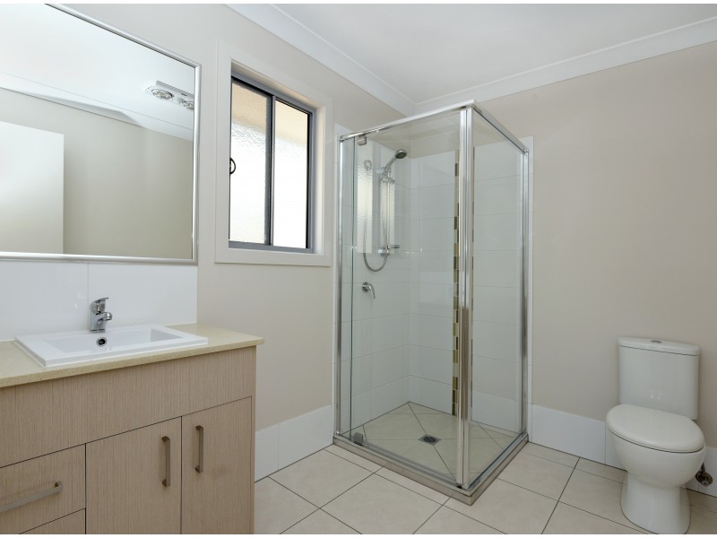 5 Farrer Street, Cranley QLD 4350