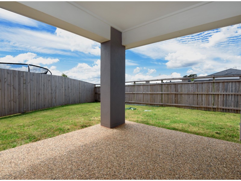 5 Farrer Street, Cranley QLD 4350