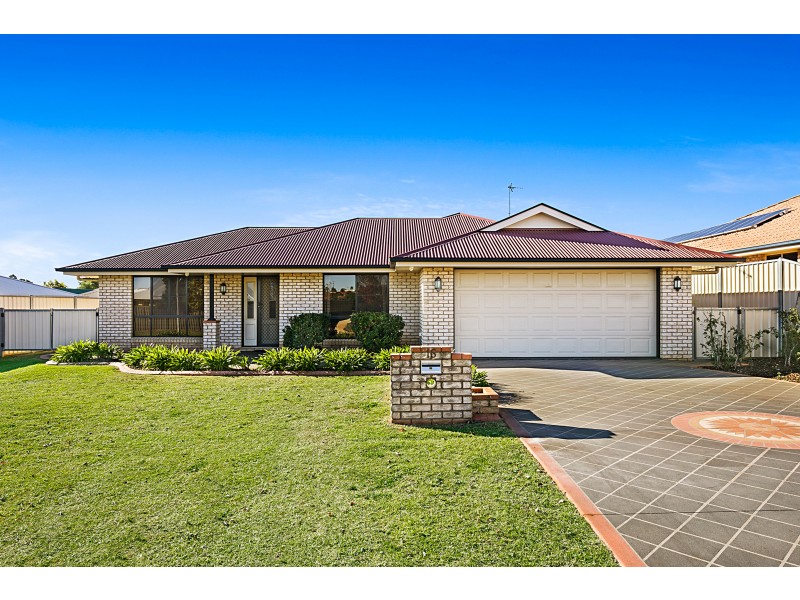 15 Salisbury Street, Darling Heights QLD 4350