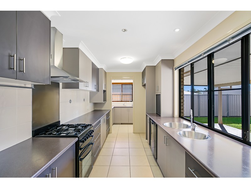 15 Salisbury Street, Darling Heights QLD 4350