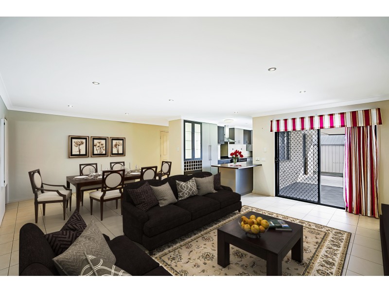 15 Salisbury Street, Darling Heights QLD 4350