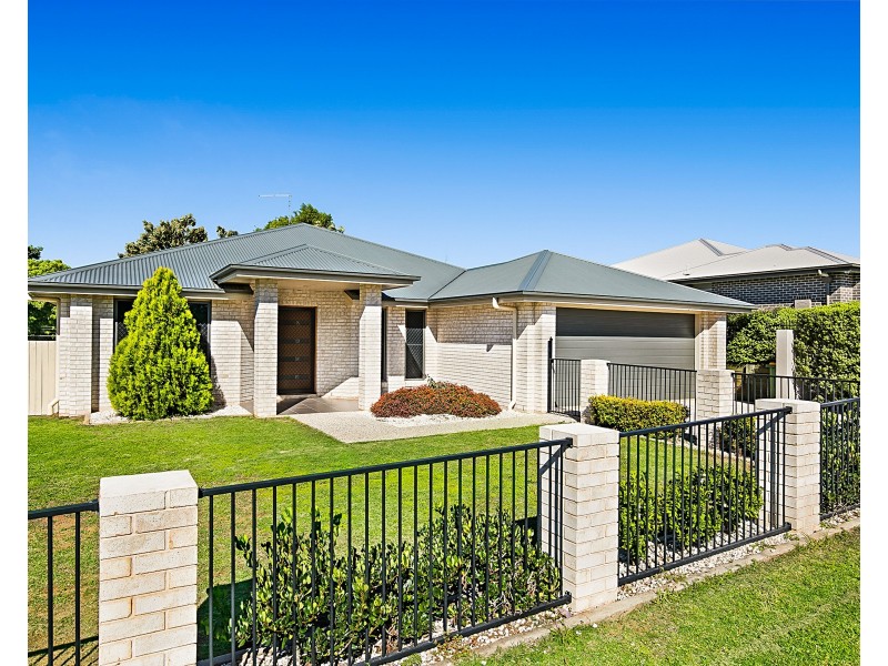 310 Ramsay Street, Middle Ridge QLD 4350