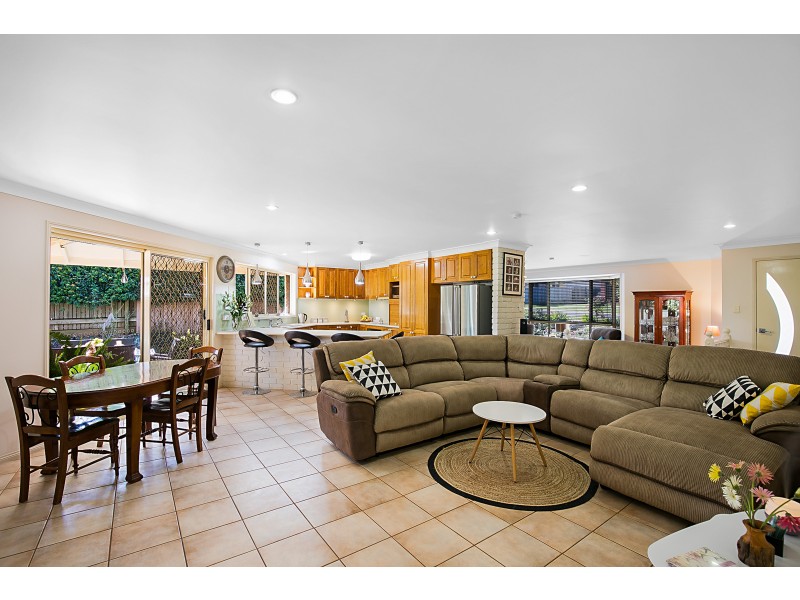 5 Navajo Street, Wilsonton QLD 4350