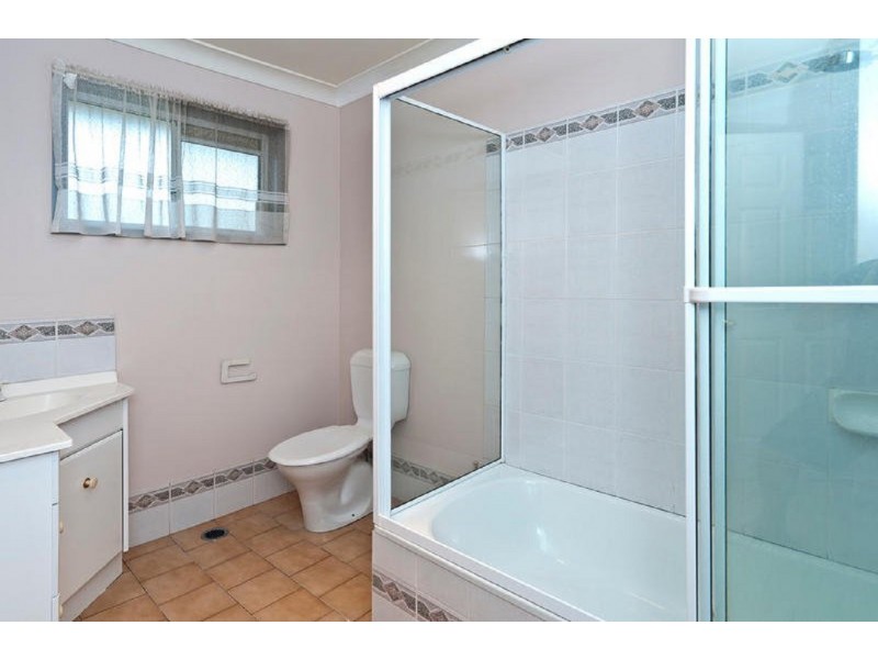 8/2 Roser Close, Kearneys Spring QLD 4350