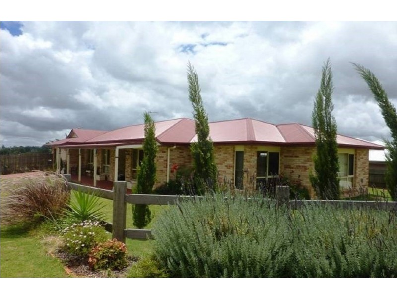 37 Hinchcliffe Drive, Kearneys Spring QLD 4350