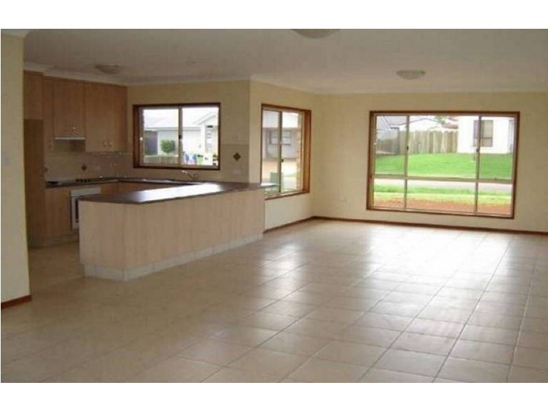 37 Hinchcliffe Drive, Kearneys Spring QLD 4350