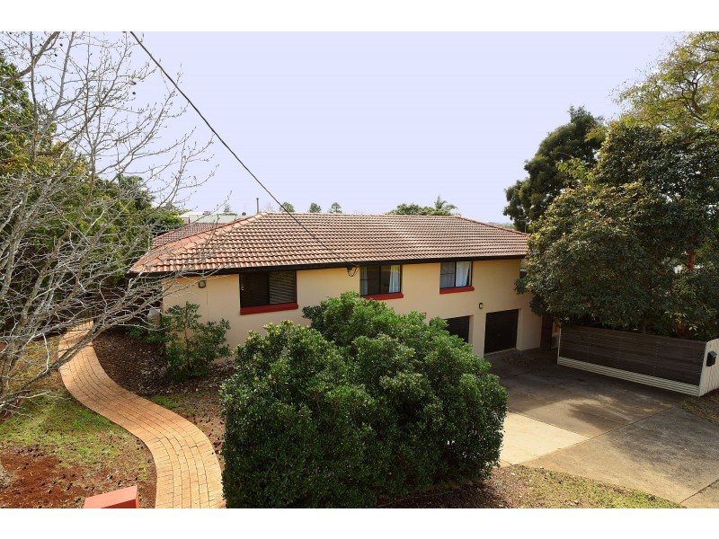 2/262 West Street, Kearneys Spring QLD 4350