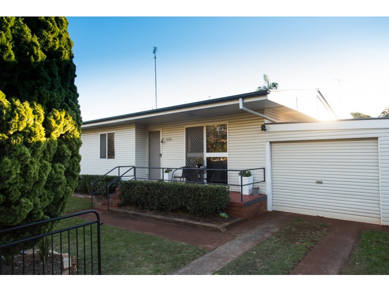 222 Mackenzie Street, Rangeville QLD 4350